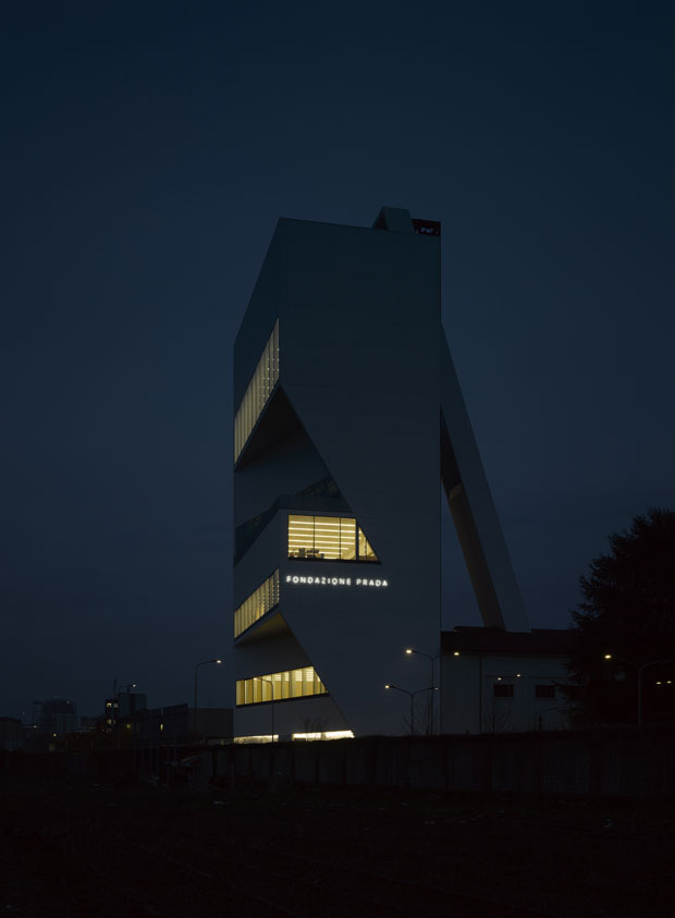 archiscene's tweet photo. Revisit Torre – The Tower at Fondazione #Prada designed by legendary architect #RemKoolhaas - more on #archiscene: https://t.co/jW6xPM5JcG

Photography by ©Bas Princen Courtesy of #FondazionePrada https://t.co/1d97AwQGql