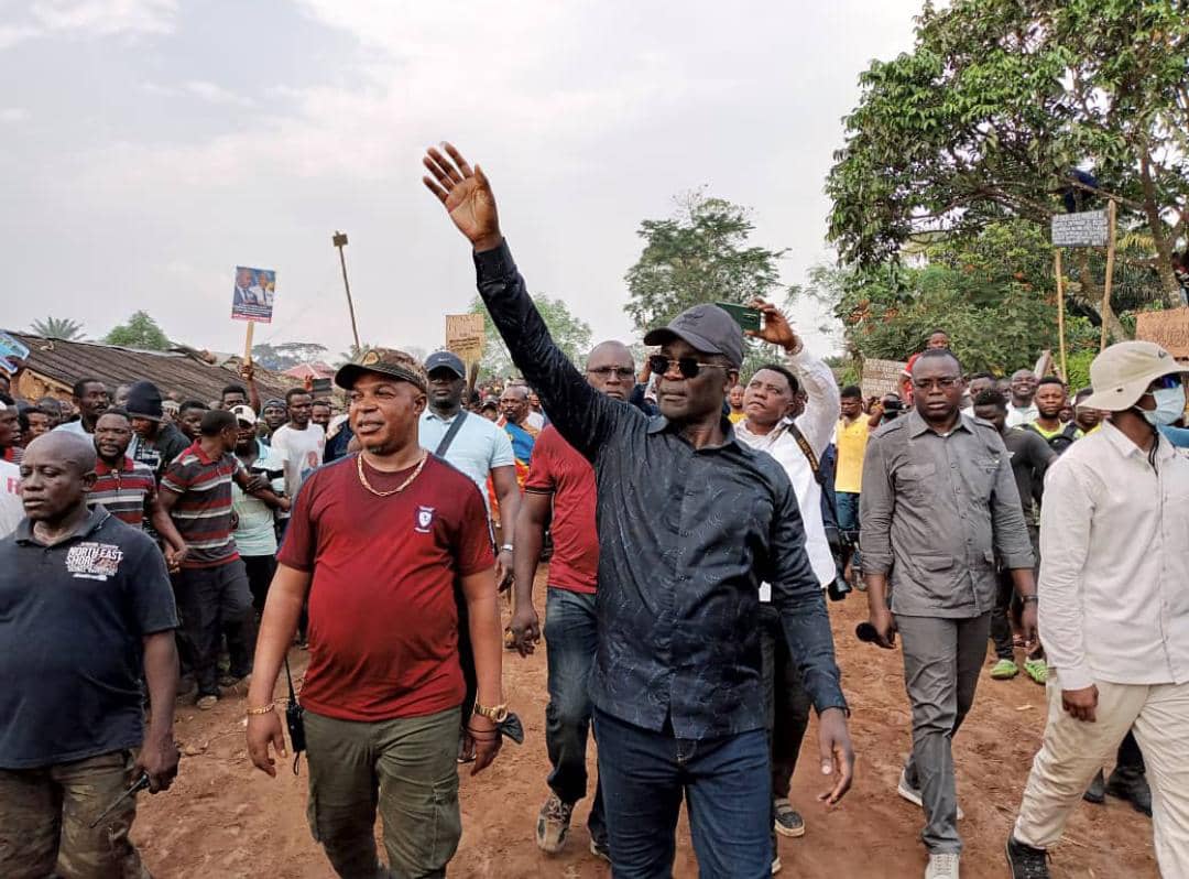 calvin_dase9's tweet photo. Dans son Ndolo-Liboko natal à #LIKAW, Jean-Lucien Bussa triomphalement accueilli ce 09 Janvier 2023. https://t.co/nDlHf0xiAa