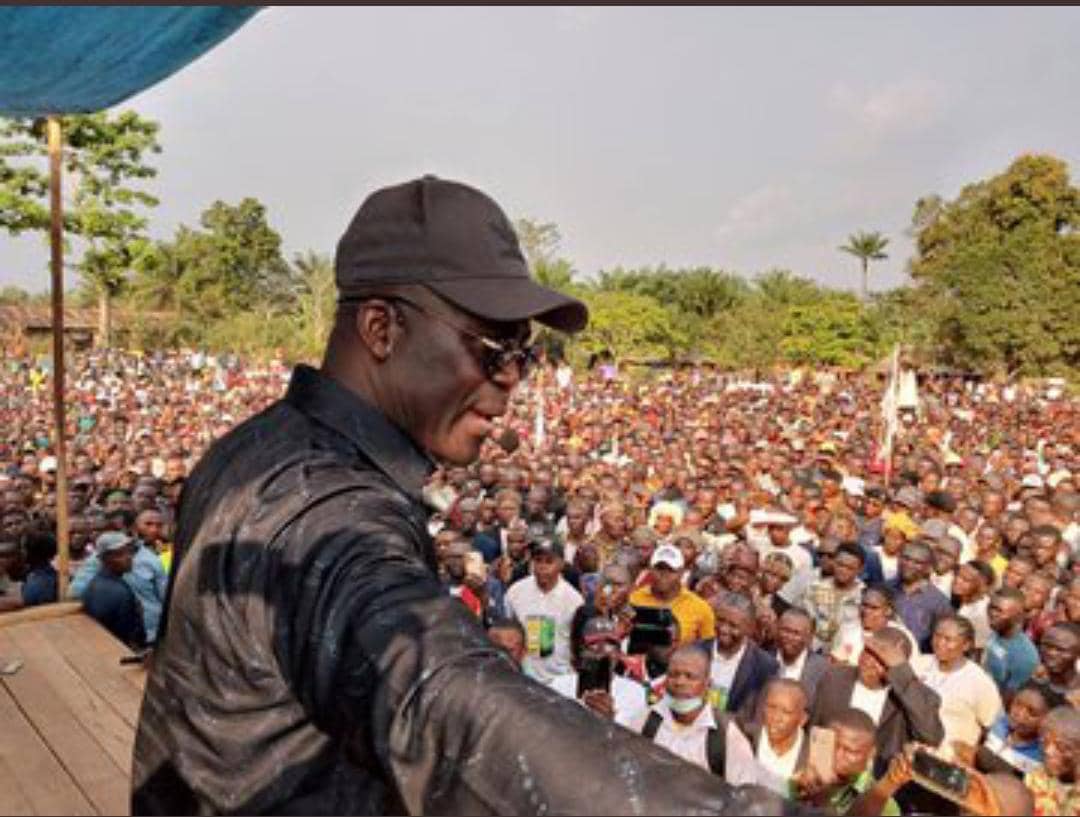 calvin_dase9's tweet photo. Dans son Ndolo-Liboko natal à #LIKAW, Jean-Lucien Bussa triomphalement accueilli ce 09 Janvier 2023. https://t.co/nDlHf0xiAa