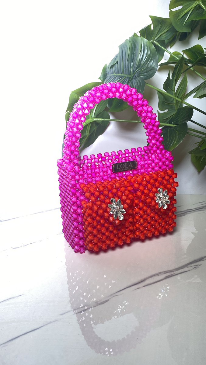 HANDMADE BEADED BAGS tweet media