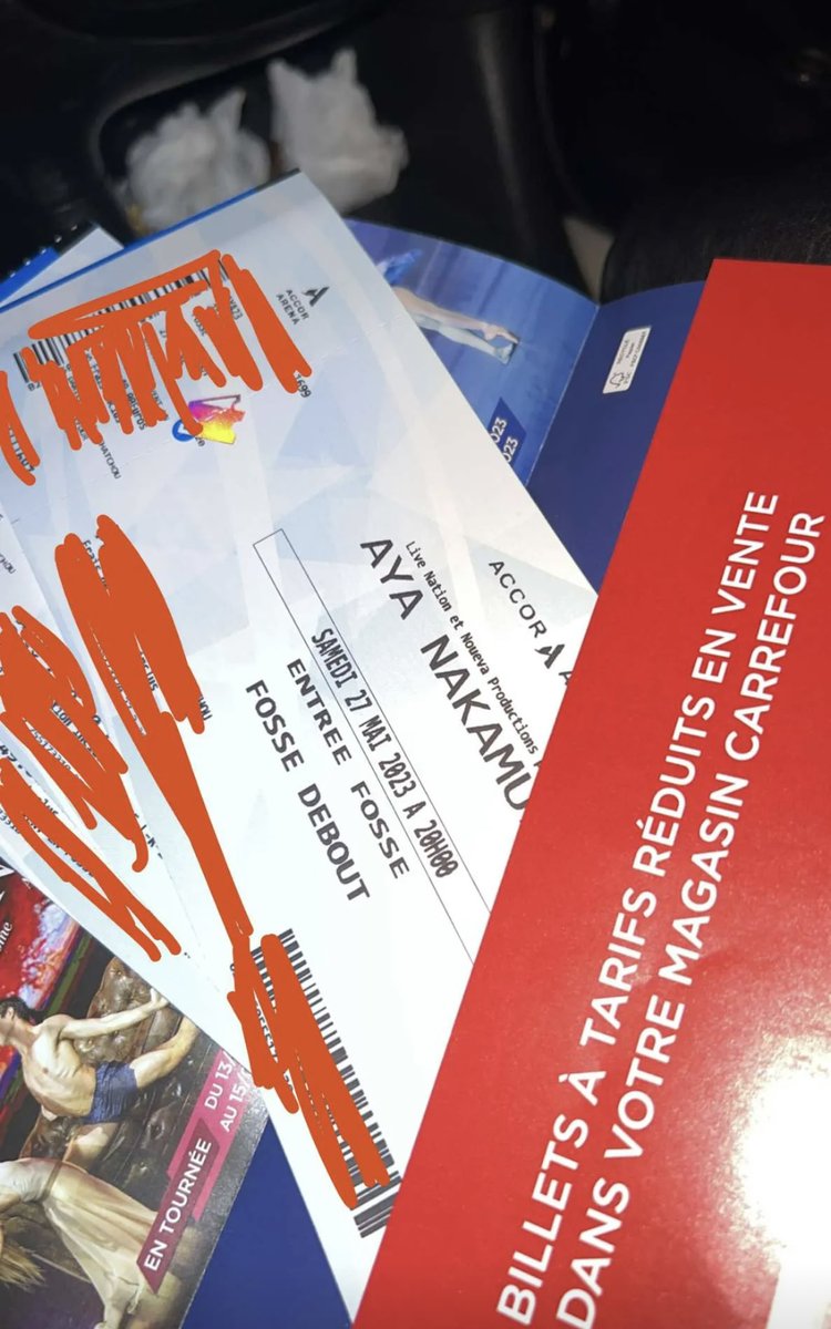 kui40612004's tweet photo. Je vend 5 places fosses pour le concert d’Aya Nakamura et 2 premium https://t.co/IoWEcpbDpf