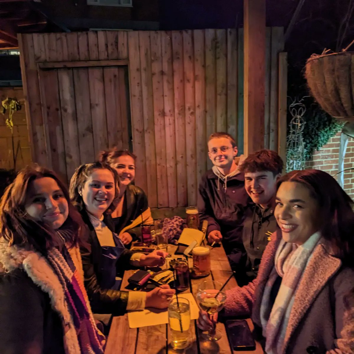 TheGardenHouse5's tweet photo. First quiz of 2023 a good night has by all no jack pot won so £200 to play for next week #norwich #nr2 #QuizNight #StudentNight #quizchallenge #beertowers🍺 #inittowinit #getinforthewin #funandfrolics😂 https://t.co/gijEN9pjTK