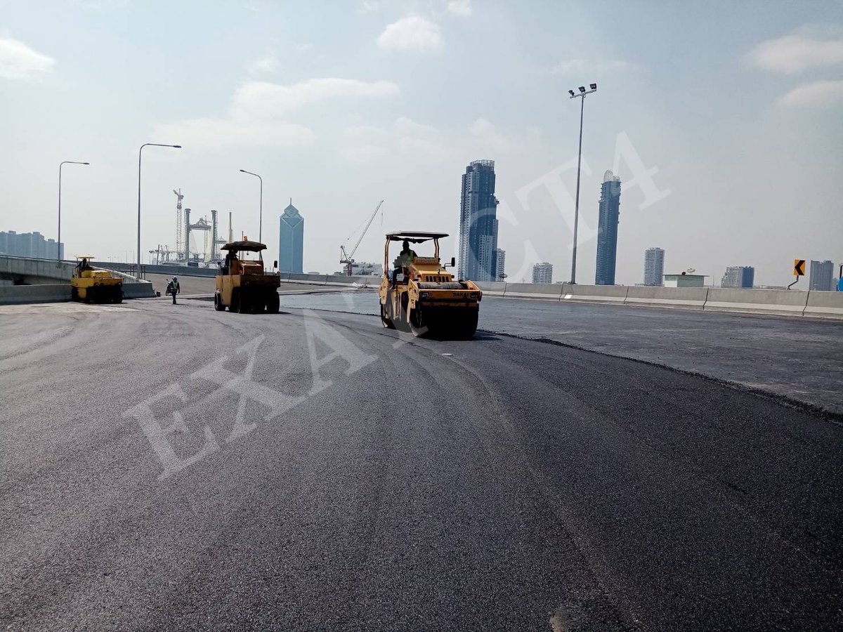 Rama3Ring's tweet photo. งานปรับระดับผิวจราจร (para asphaltic concrete) บริเวณด่านบางโคล่ 1 ครับ👷🏗👷 #ช.การช่างห่วงใยใส่ใจสิ่งแวดล้อม #งานก่อสร้าง #ทางด่วน #เบี่ยงจราจร #exatrama3c4project https://t.co/5275soXAe3