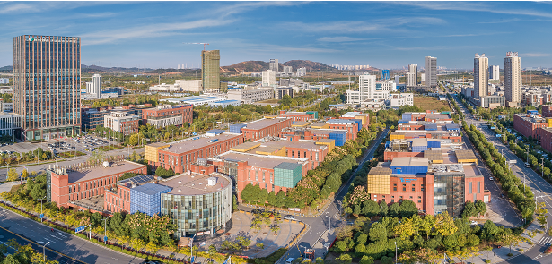 OpticsValleyCN's tweet photo. #The total output value of #Biolake in #OVC increased by 48% year-on-year. The area also havs cultivated 32 companies with an output value of over 100 million yuan ($14.77 million). It is now home to 3,000+ biomedicine and 39 most promising listed companies.ππ #OVCindustry https://t.co/y5Eds5OZ8g