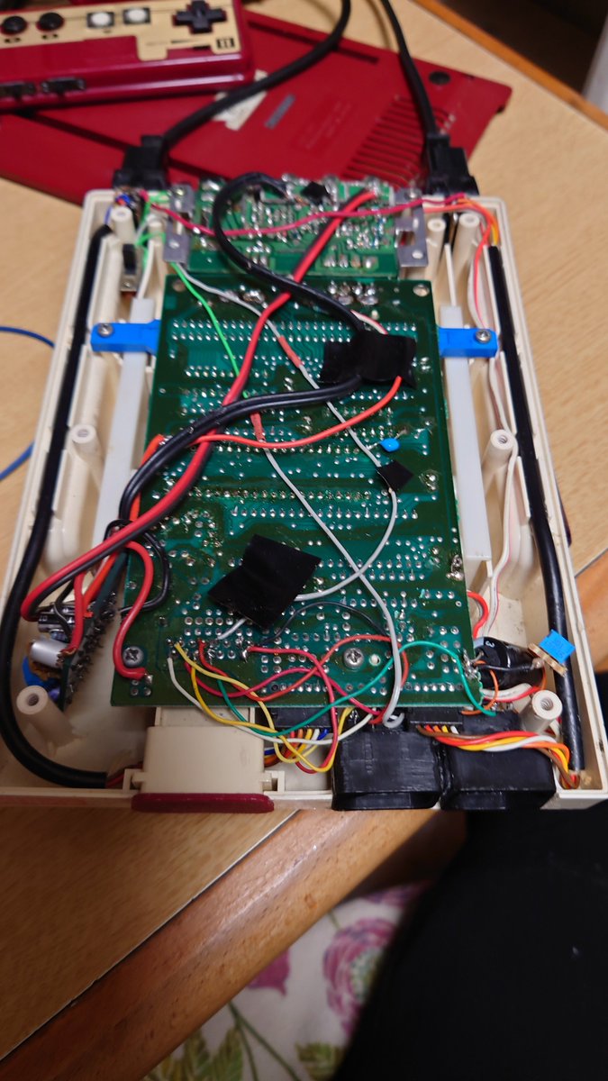 ハッシー tweet media