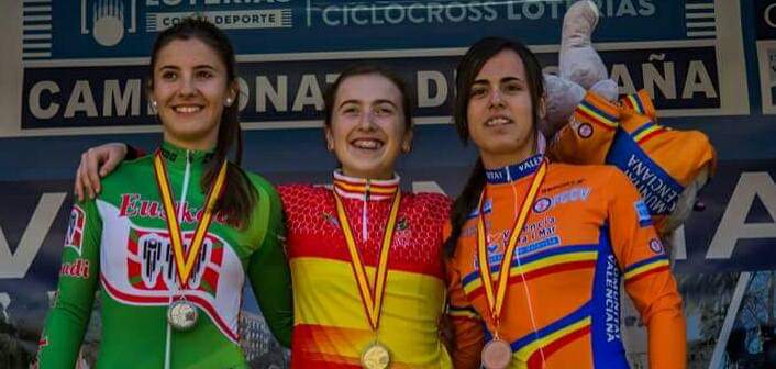 CxSueca's tweet photo. ☑ Sara ja sap el que és pujar al podi dels Campionats d'Espanya. Ho ha aconseguit en tres ocasions, proclamant-se fins i tot CAMPIONA fa dos edicions 👇

València 2017 🥉 cadet
Torrelavega 2021 🥇 sub23
Xàtiva 2022 🥉 sub23 https://t.co/qMOmwoy8iO