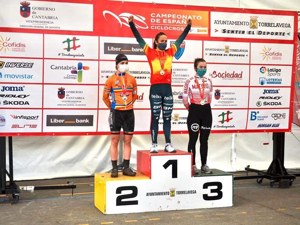 CxSueca's tweet photo. ☑ Sara ja sap el que és pujar al podi dels Campionats d'Espanya. Ho ha aconseguit en tres ocasions, proclamant-se fins i tot CAMPIONA fa dos edicions 👇

València 2017 🥉 cadet
Torrelavega 2021 🥇 sub23
Xàtiva 2022 🥉 sub23 https://t.co/qMOmwoy8iO