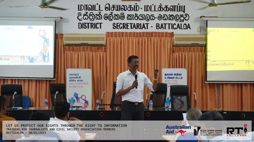 RTISrilanka's tweet photo. RTI: தகவல் அறியும் உரிமைச் சட்டம் மூலம் எமது உரிமையைப் பாதுகாப்போம்! பயிற்சிப்பட்டறை - மட்டக்களப்பு
“තොරතුරු දැනගැනීමේ අයිතිය හරහා අපගේ අයිතිවාසිකම් ආරක්ෂා කරමු” 
RTI: Let's protect our right through the Right to Information Act! Workshop at Batticaloa https://t.co/TElAf4p0iS