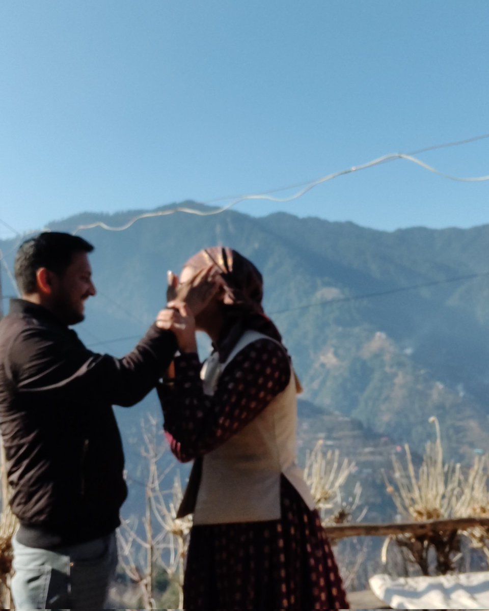 thehappybae's tweet photo. Someone was forced to pose 😀 @vikaschauhan03 

#HimachalPradesh #himachal #shimla #pahadi https://t.co/Dz5RzOW1Is