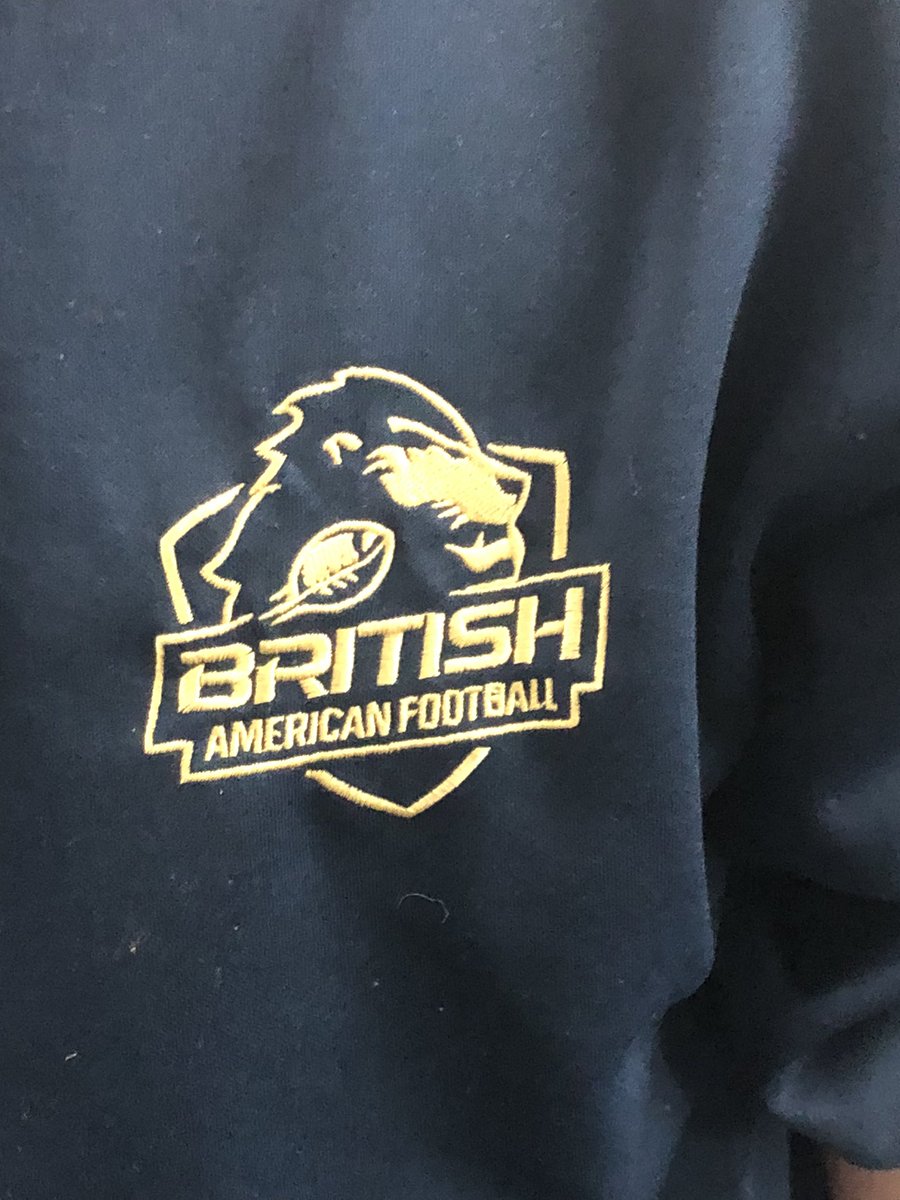 TheBarnChilcomb's tweet photo. @simonpfc now sponsoring Noah Kirby the next British lad to become a NFL superstar. #nfl #winchesteruk #personaltrainer https://t.co/9GyJEJeake