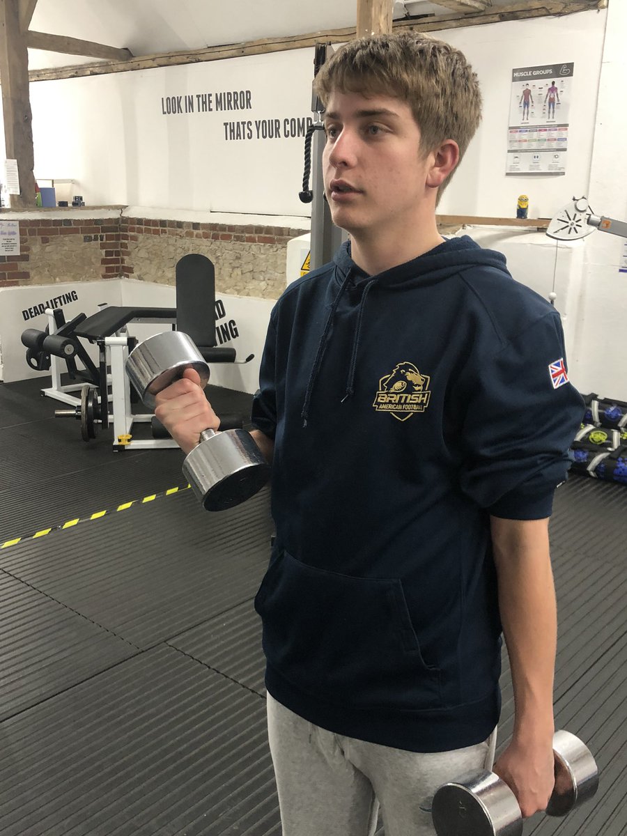 TheBarnChilcomb's tweet photo. @simonpfc now sponsoring Noah Kirby the next British lad to become a NFL superstar. #nfl #winchesteruk #personaltrainer https://t.co/9GyJEJeake