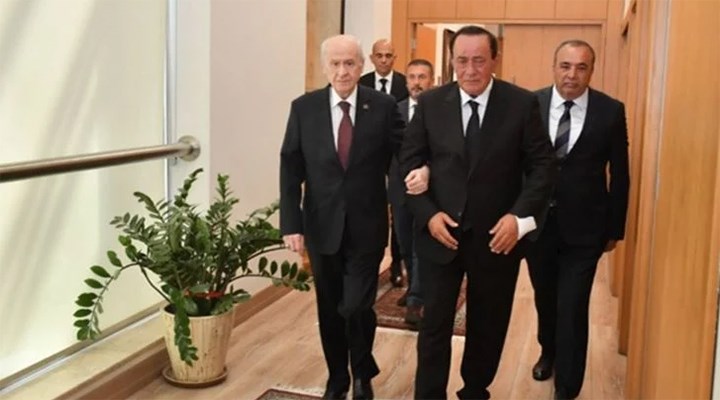 yirmiucderece's tweet photo. 📌Devlet Bahçeli: ''MHP'yi mafya ile ilişkilendirmek başlı başına bir cürümdür. Ülkücünün mafyası olmaz, mafyada ülkücü olmaz.'' https://t.co/yNvWx742Xq