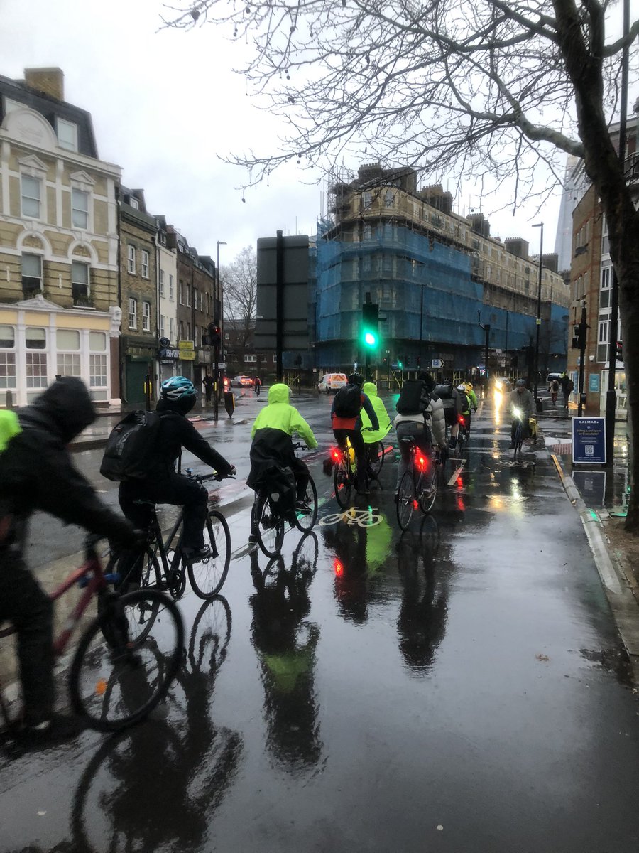 CyclingLawLDN's tweet image. Wait until a cold January morning in the pissing rain, they’ll all be empty #cs4 #cyclesuperhighway