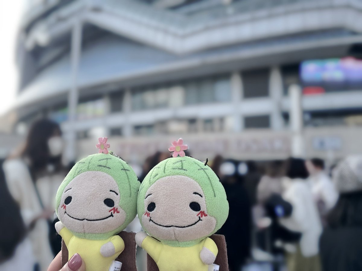 aoao_chii's tweet photo. 初のビスタ楽しすぎてこれからも1ツアー1公演くらいはビスタ入りたいって割と本気で思ってる（笑）8階2列目ほんとオススメ🥳🫶🫶

あやちゃんとは一緒に確定貰えて嬉しかったし、最後の推し事を見届けられて本当に幸せだった😭
でもこれからもチケ余れば誘う🤣
一区切りお疲れ様でした！ https://t.co/6S2gjMtK0A