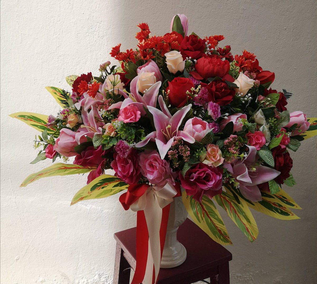 FlowerZoo's tweet photo. #แจกันดอกไม้ แดงแค่ไหนขอให้บอก แม่ค้าตามใจค่ะ #ดอกไม้ วันเกิด แสดงความยินดี เปิดร้านใหม่ ไม่ตอบโทร📞0897811452🌸เปิด6โมงเช้าถึง2ทุ่มทุกวันร้านอยู่ #ถนนจันทน์ 55 ใกล้ #AsiaTique #VanillaMoon #IconSiam #TheUp #สาทร #Terminal21 #พระราม3 #บางรัก #สีลม #เจริญกรุง ไลน์ID #FlowerZoo https://t.co/JOzBBD35nt
