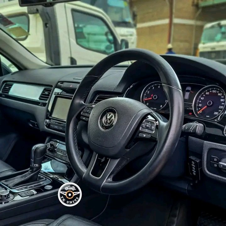 MotorsugCars's tweet photo. 2014 Volkswagen Touareg V6
PETROL engine 3000cc
It has got  Blue motion technology 
3000cc
Petrol
Mileage 81,000km
Automatic 

#fypシ #fsi #touareg #instacars #vwtouareg #carsofinstagram #panaromicsunroof✅ #airmatic #vw #vwtouareg #leather #pushtostart 

#TKunits https://t.co/AQxFciJhdb