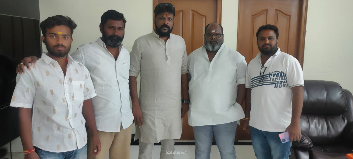 rajeev_sumanth's tweet image. Friendly meet with #ChikotiPraveen    యుద్ధానికి సిద్ధమవుతున్న హిందూ యోధులు
జైశ్రీరామ్ జై జై శ్రీరామ్ @sumanthrajeev @HamaraPrasad