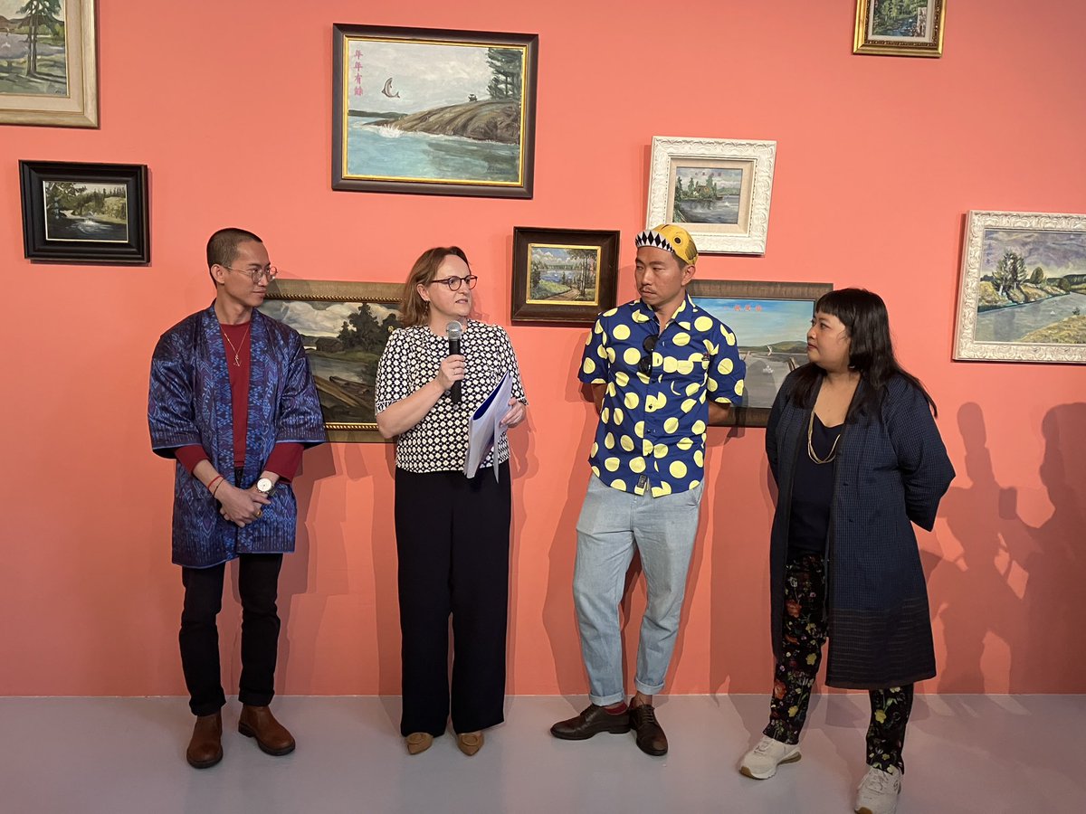 IwonaPiorkoEU's tweet photo. Closing celebration of #EUASEAN45 with inaugural exhibition of SEA AiR - Studio Residencies for Southeast Asian artists in the EU.
 
Happy to have with us for the opening artists Hoo Fan Chon (Malaysia), Citra Sasmita (Indonesia), Vuth Lyno (Cambodia) and our many friends. https://t.co/KKgSYOWjZx