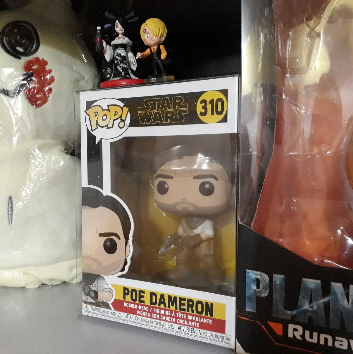 arttimegrease's tweet photo. MY LATINO MAN 🤧🤧🤧🤧💖💖💖
FINALLY ARRIVEDDDDD OWEMJIII
HE IS NOW CHILLING WITH BB8

#PoeDameron #oscarisaac #StarWars #StarWarsResistance #starwarsfans #funko #FunkoPOP #FunkoPops #funkopopvinyl #collection #Poe #Dameron https://t.co/caClJpVONM