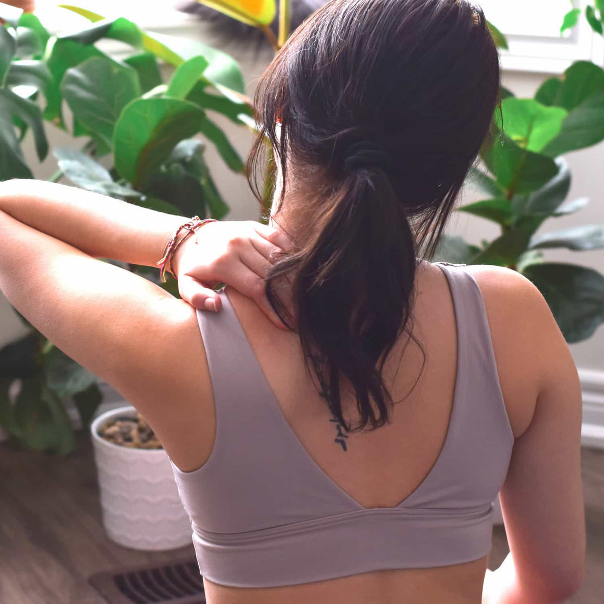 Tu souffres de douleurs musculaires ? Découvre les solutions naturelles pour soulager tes courbatures et tes tensions et décontracter tes muscles douloureux.Plus : nideco.fr/blogs/tips-ast…