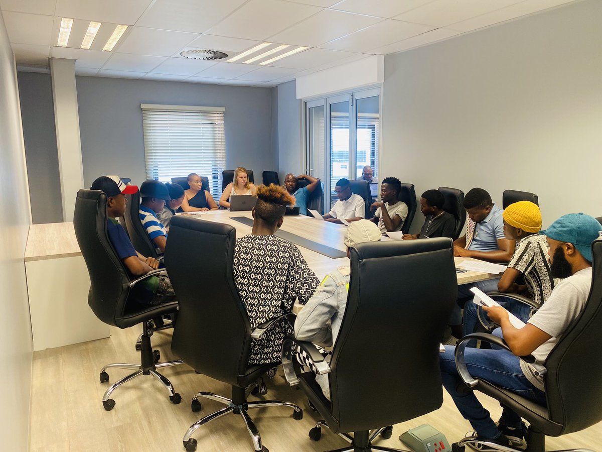 music_creatives's tweet photo. [Happening Now ] The Ehlanzeni Music Creatives Competition Winners are having their very first meeting to go through their National Youth Development Agency (NYDA) Grant’s terms and conditions . 

#TMCW #WeAreMusic https://t.co/hDyY5eJsXL
