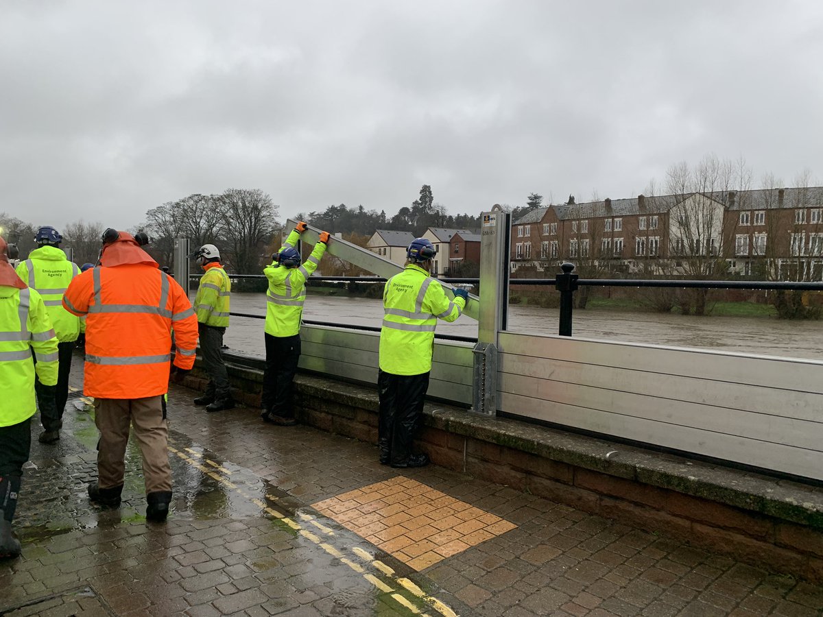 ClareDinnisWWT's tweet photo. The power of the #RiverSevern never ceases to amaze me. 

In #Bewdley today as the team raise the #demountable barriers &amp; talk to the #community about the #forecast https://t.co/8bK4UxkaHC