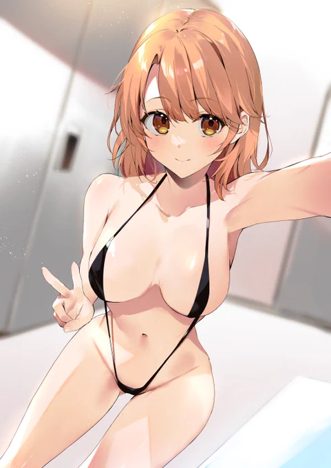 先輩を挑発するいろはす「先輩!この水着イケてるでしょ」 