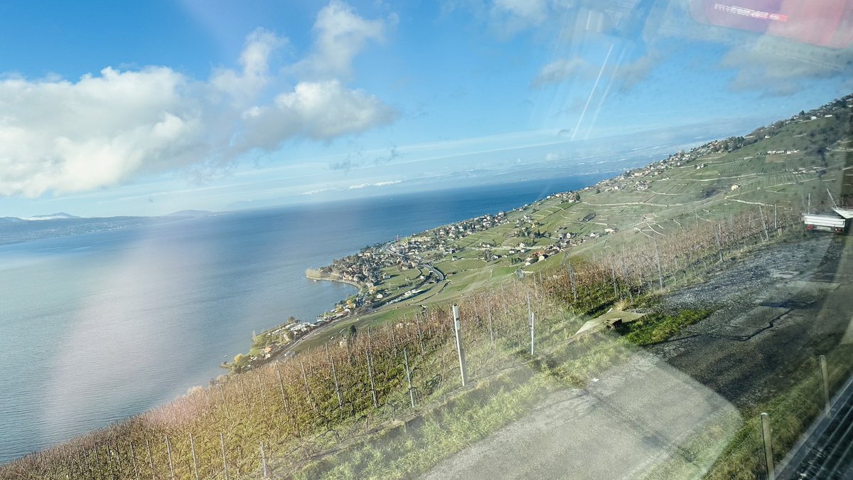 Bünzlig links sitzen, wenn man in Bern in de Zug steigt.