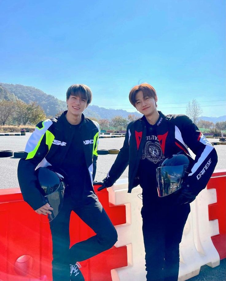 chokocipst's tweet photo. a nomin au;

                    "ANGKASA" https://t.co/FzO5JiNJey