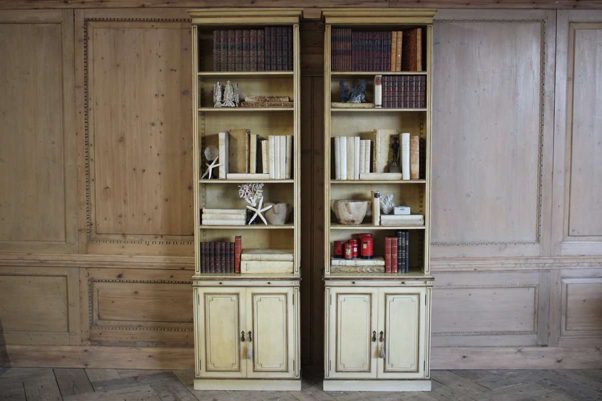 BrownriggUK's tweet photo. Stylish and Elegant Pair of 1950s/60s Spanish Painted Bookcases
https://t.co/fmV9TfgdRq
#paintedbookcase #antiquebookcase #paintedfurniture #antique #furniture #interiordesign #decor https://t.co/Cv9NbbrbjT