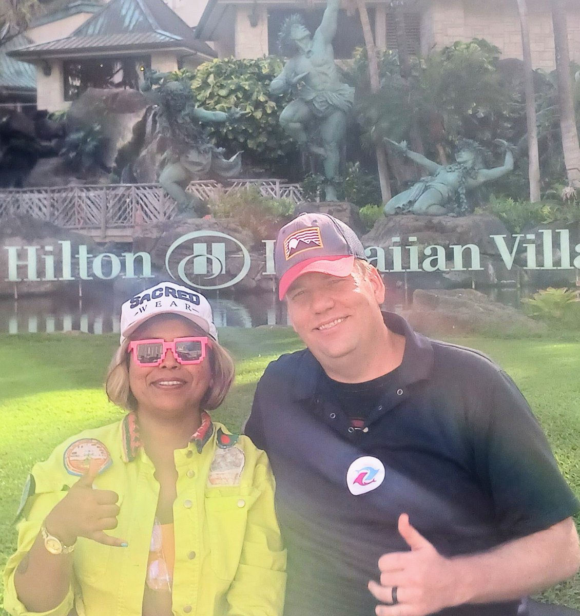 MarufaBhuiyan's tweet photo. Today we met with @GovJoshGreenMD
. Iam inspired! 🌈🌏💙
 #PressRelease : Our school from Hawaii is scheduled to talk with astronauts in < T-10 weeks. Please join as a VIP, guest, sponsor, members etc. We need ur support! Thx 
https://t.co/vk2Wate8cL 
@KingJessCaleb
@HealthDiem https://t.co/2WW3V5YeUe