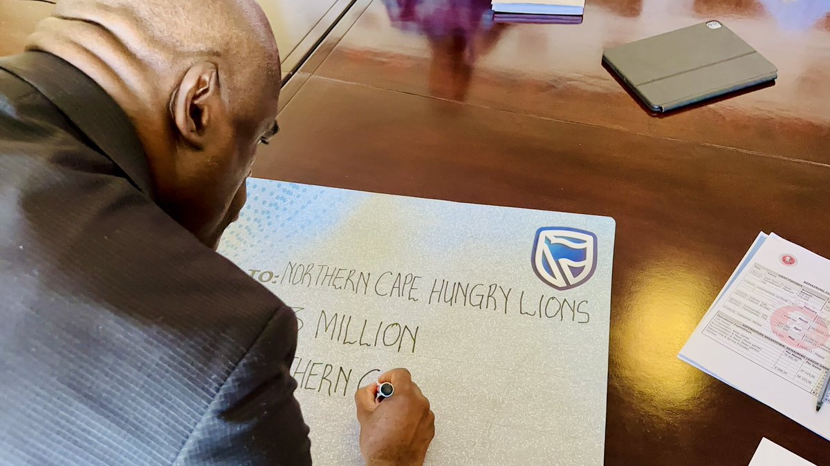 Premier, @dr_zsaul1 on behalf of the Northern Cape Provincial Government today handed over a cheque worth R3 million to the Northern Cape Hungry Lions. 

@HungryLionsFC @NCapeDSAC @econdevfinNC