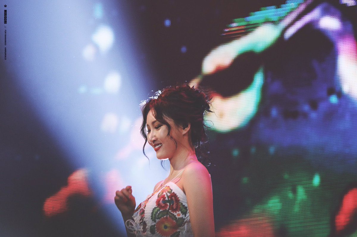 swfs4x4's tweet image. This kind of hwasa pictures are everything to me