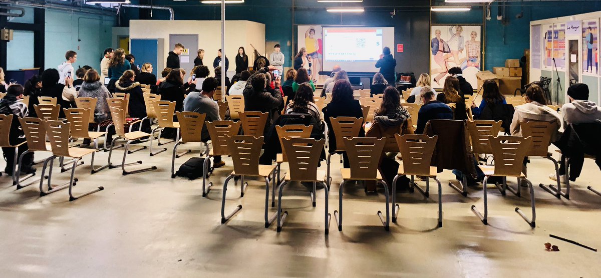 DSDEN79's tweet image. #CESCE Réunion Inter-CESCE aujourd’hui @DSDEN79 au Lycée Les Grippeaux 
➡️Méthodologie de projets
➡️Ateliers (communication, émotions, esprit d’équipe)
➡️Travail par établissement sur les projets 
🙏 aux intervenants, élèves et encadrants
#bienetre #cohesion #sante #citoyennete