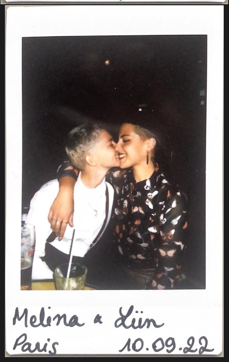 mxnon_grc's tweet photo. parfois les copains nous prennent en photo et c'est mignon 🥺💜 https://t.co/PSxWphXrUI