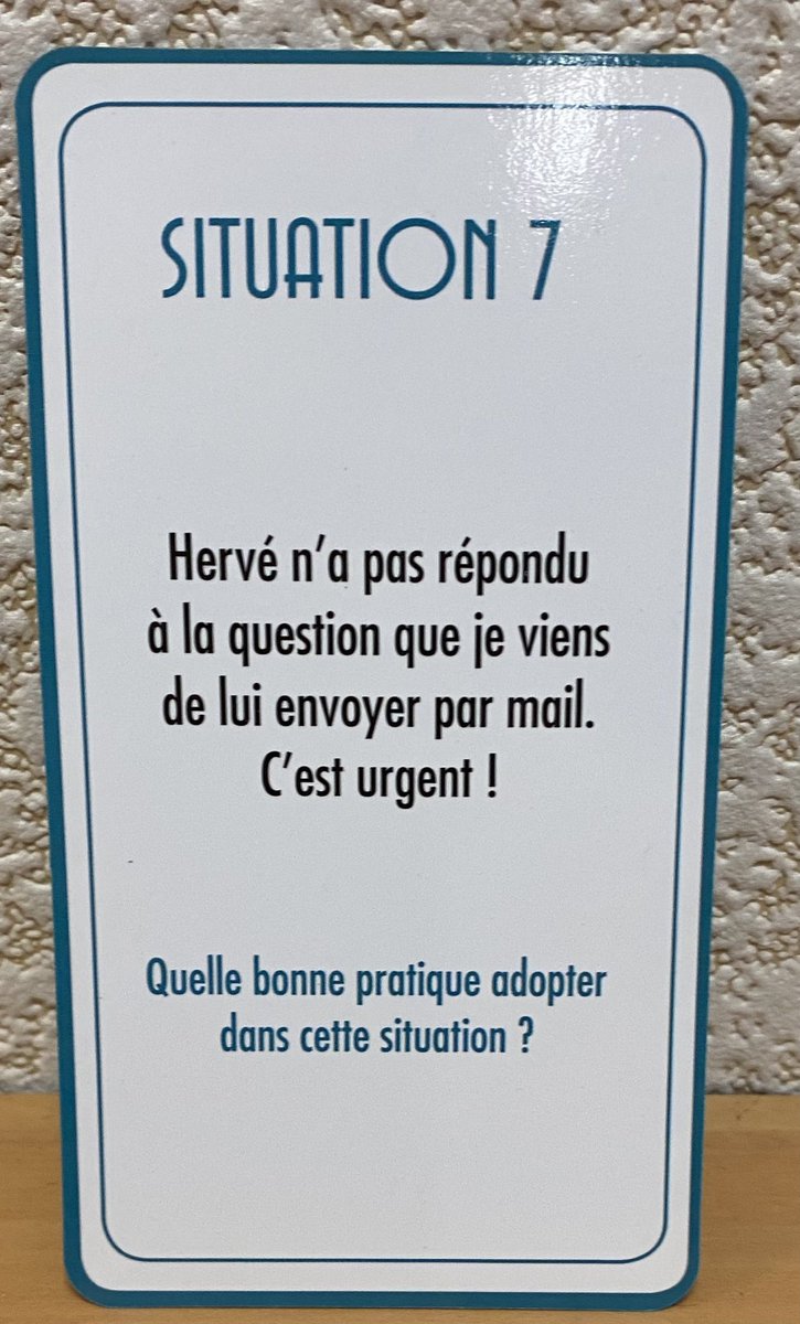 bteitgen's tweet image. Comment apporter sa pierre à l’édifice du #numérique responsable ? au Département @ille_et_vilaine , on commence par… jouer ! Un jeu de carte réalisé par la #cominterne pour réfléchir à son utilisation du mail 👍🃏#compublique