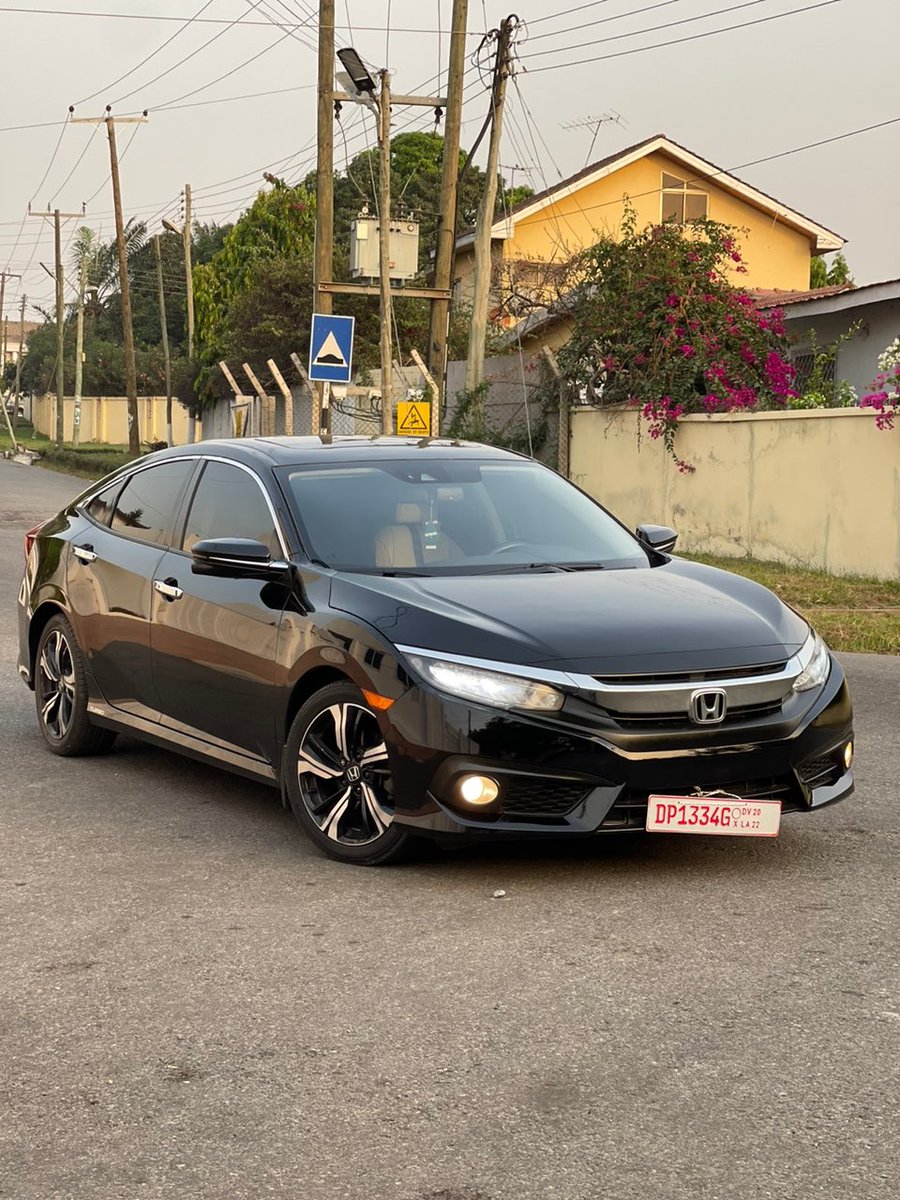 2018 Honda Civic Touring 
1.5T engine 
48k miles 
Keyless entry 
Remote start 
Rear view camera 
Beige interior
Sunroof 
Touchscreen infotainment system 
CarPlay 
Honda Lane Watch
Collision mitigation 
Fully loaded 

Price - 190k p3 😁
Pls rt 😉

#YourCarGuy 🚘🕺🏽