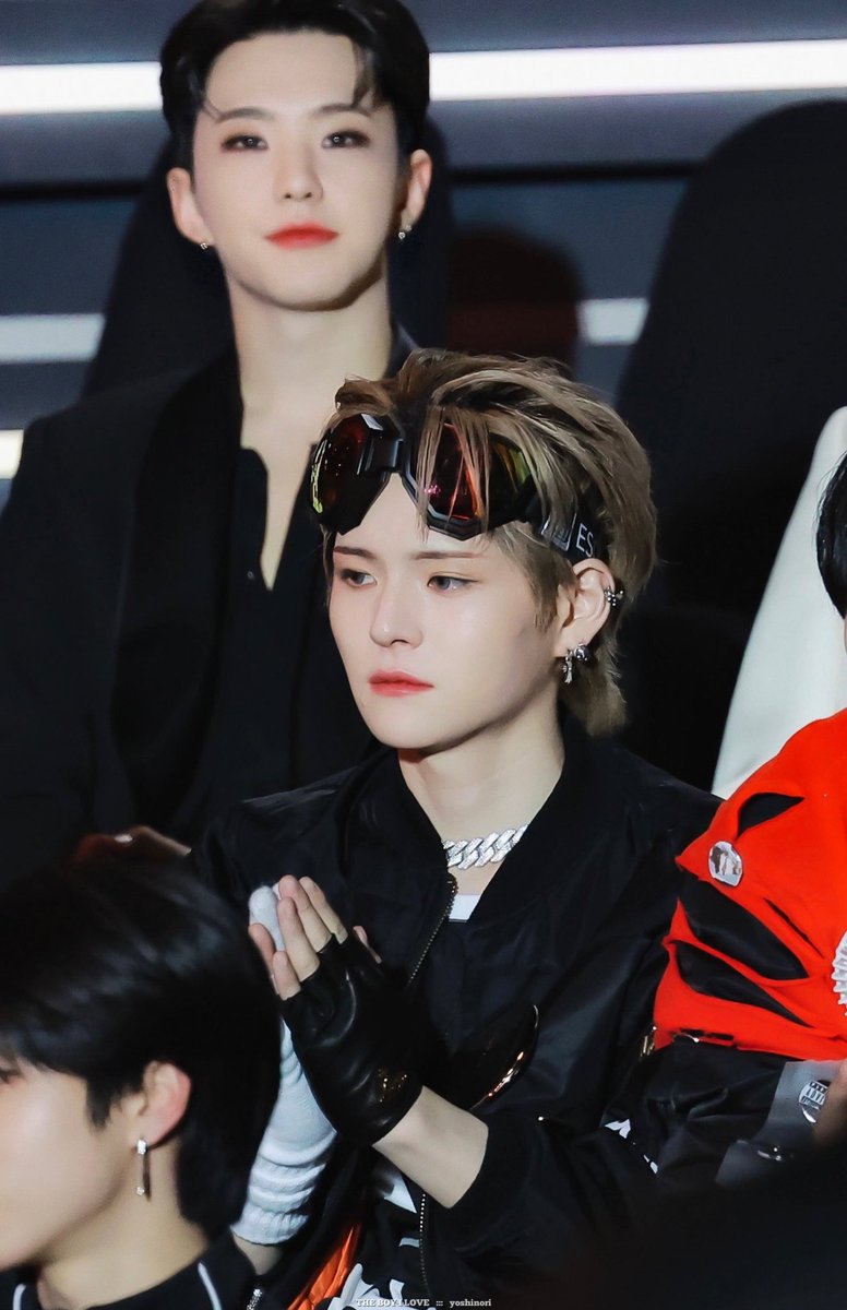 reallydyingtbh's tweet photo. the horanghae power of this picture 🐯 https://t.co/YTQxll9HzE