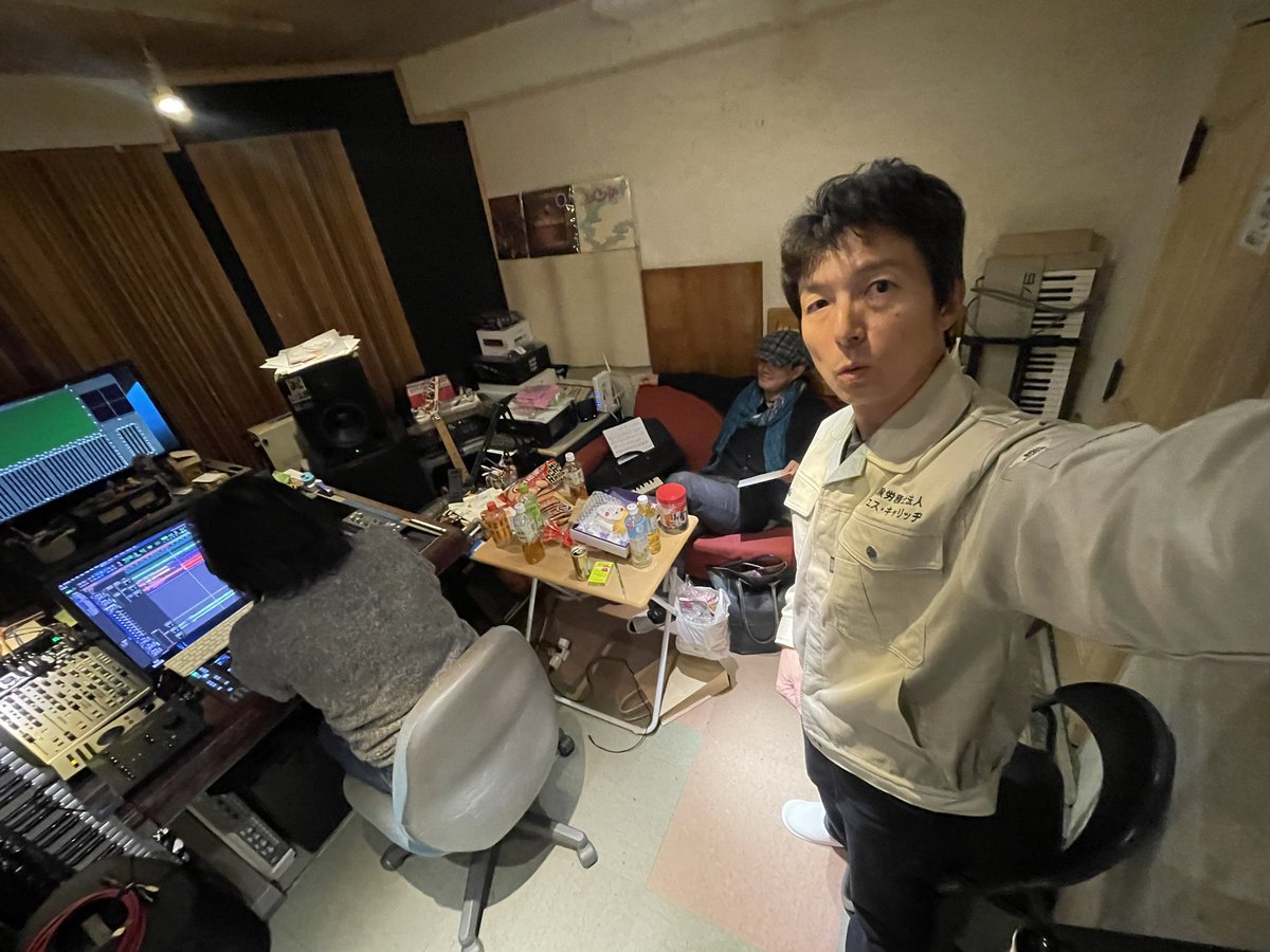 shiraishikiyo's tweet photo. そして夜はまた藤沢のスタジオ。
今日はメインアーティスト満島貴子のフルート録音です。
#満島貴子
#今井亮太郎
#成田浩一郎
#studiolightstuff
#いとまいるレコード https://t.co/5wqn2C4K6i