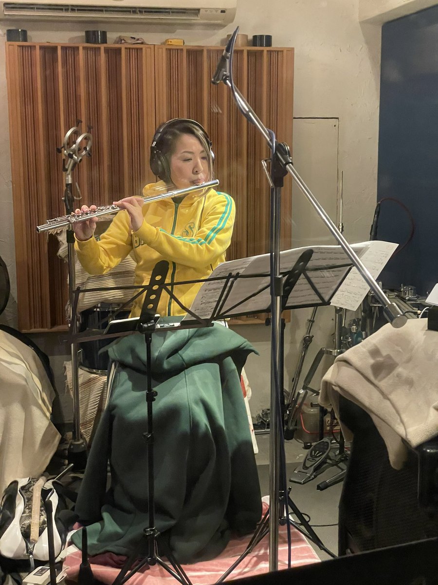 shiraishikiyo's tweet photo. そして夜はまた藤沢のスタジオ。
今日はメインアーティスト満島貴子のフルート録音です。
#満島貴子
#今井亮太郎
#成田浩一郎
#studiolightstuff
#いとまいるレコード https://t.co/5wqn2C4K6i
