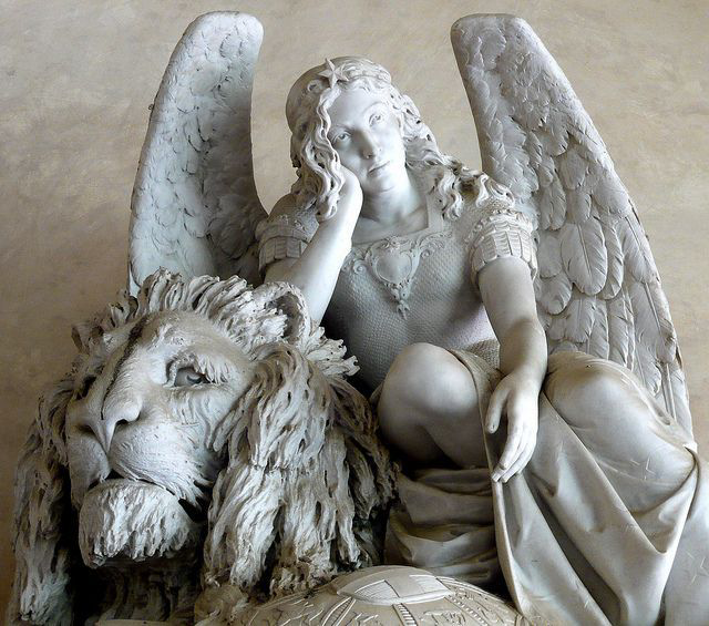 Angel and Lion statue at Basilica di Santa Croce di Firenze