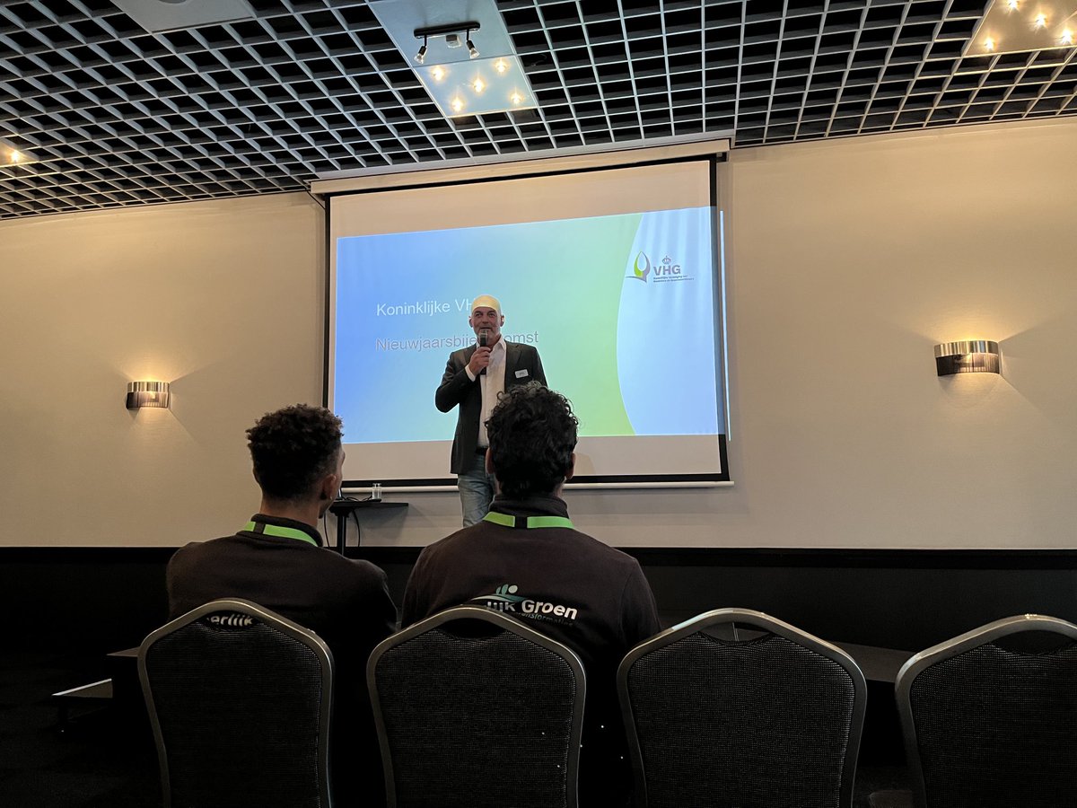 Aanwezig bij ⁦<a href="/GroenOndernemen/">Koninklijke VHG</a>⁩ nieuwjaars bijeenkomst in ⁦<a href="/GS_EH/">GroeneSectorVakbeurs</a>⁩ #spotthegreentie
