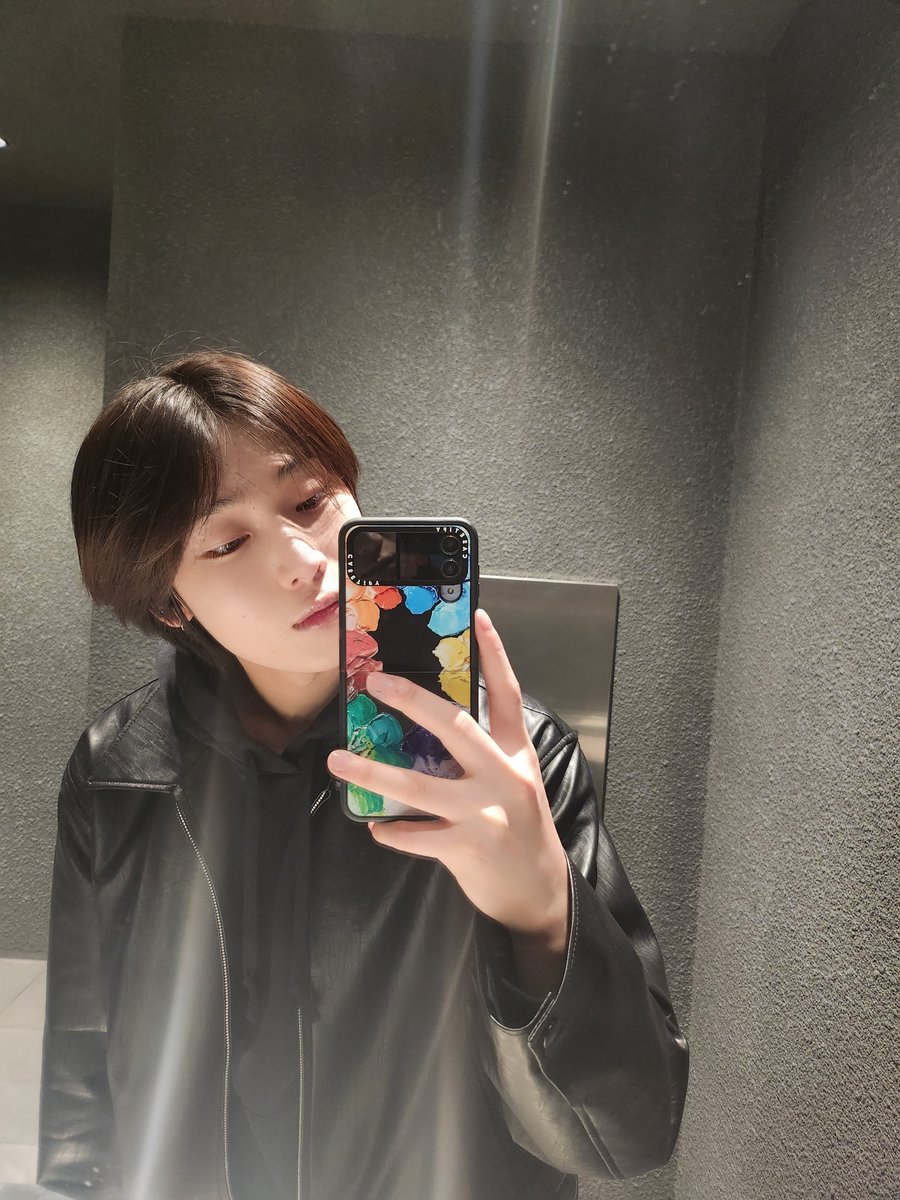 blckpnksn's tweet photo. 230110 #SUNOO weverse post

so handsome 🖤 https://t.co/2x52EDl5CQ