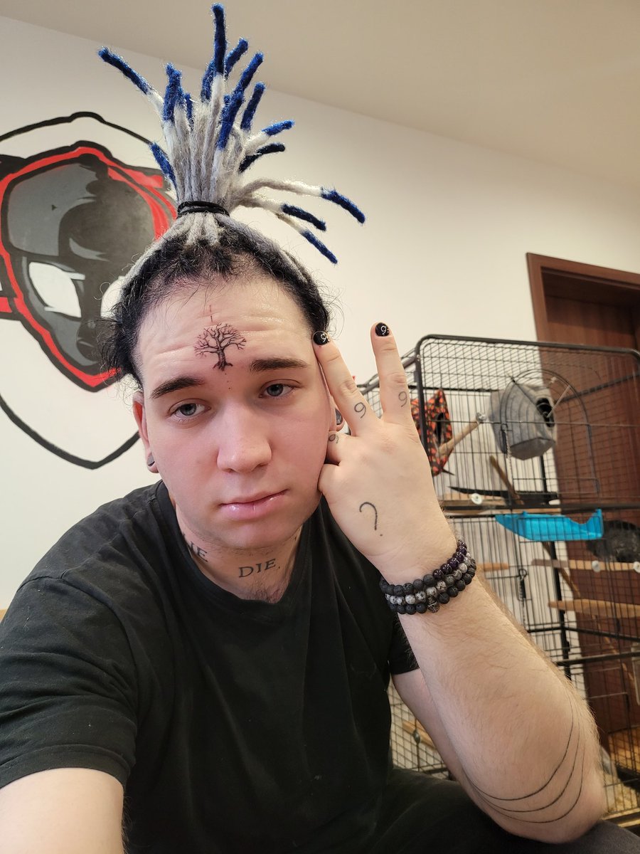 HalienPower's tweet image. Moje prvé face tattoo 🫡