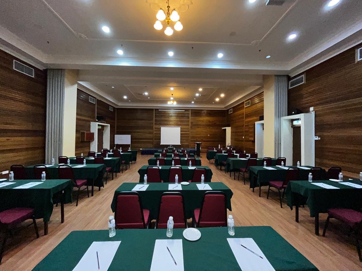 suriaresorts's tweet photo. Berminat untuk membuat meeting atau seminar? Kami ada sediakan pakej seminar untuk anda. Lengkap dengan fasiliti yang disediakan, dapatkan sebut harga dan hubungi kami. 

#tourismmalaysia #tourismpahang #malaysiatrulyasia #cuticutimalaysia https://t.co/H0qsEmVjg0