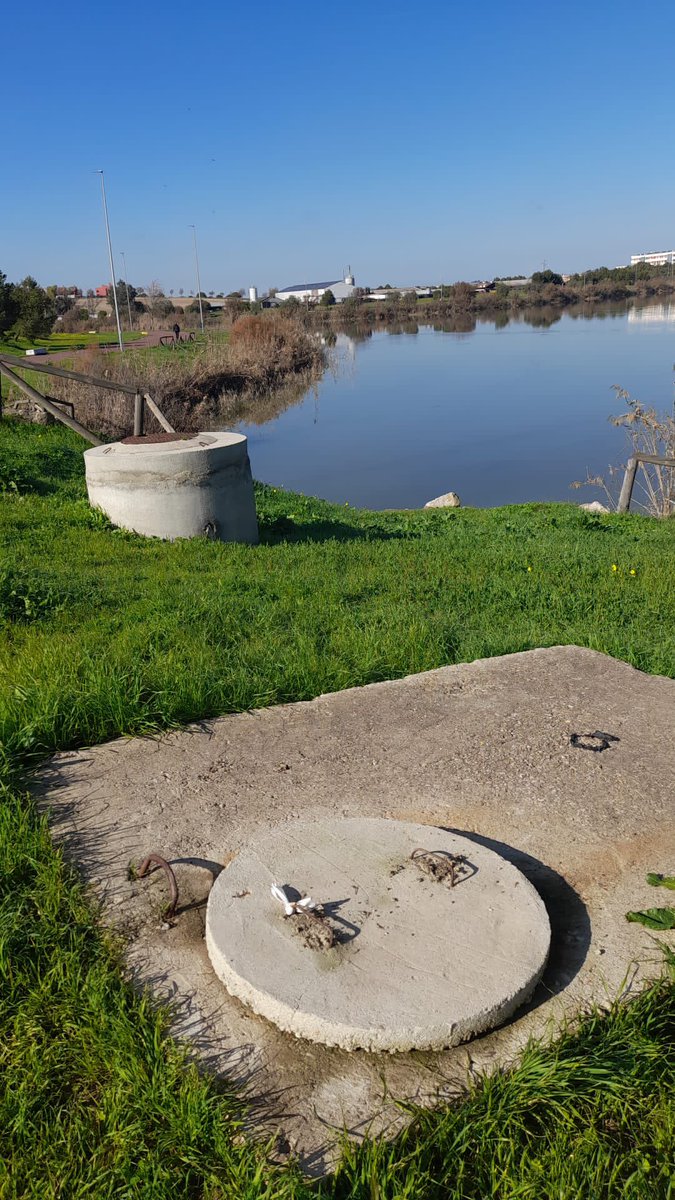 Es una satisfacción cuando los vecinos de #Jerez te agradecen que se empiezan a cumplir sus demandas que hemos presentado en los distintos Plenos municipales y son escuchados 
Fav Solidaridad Jerez 
#barriadamadrededios #lagunadetorrox