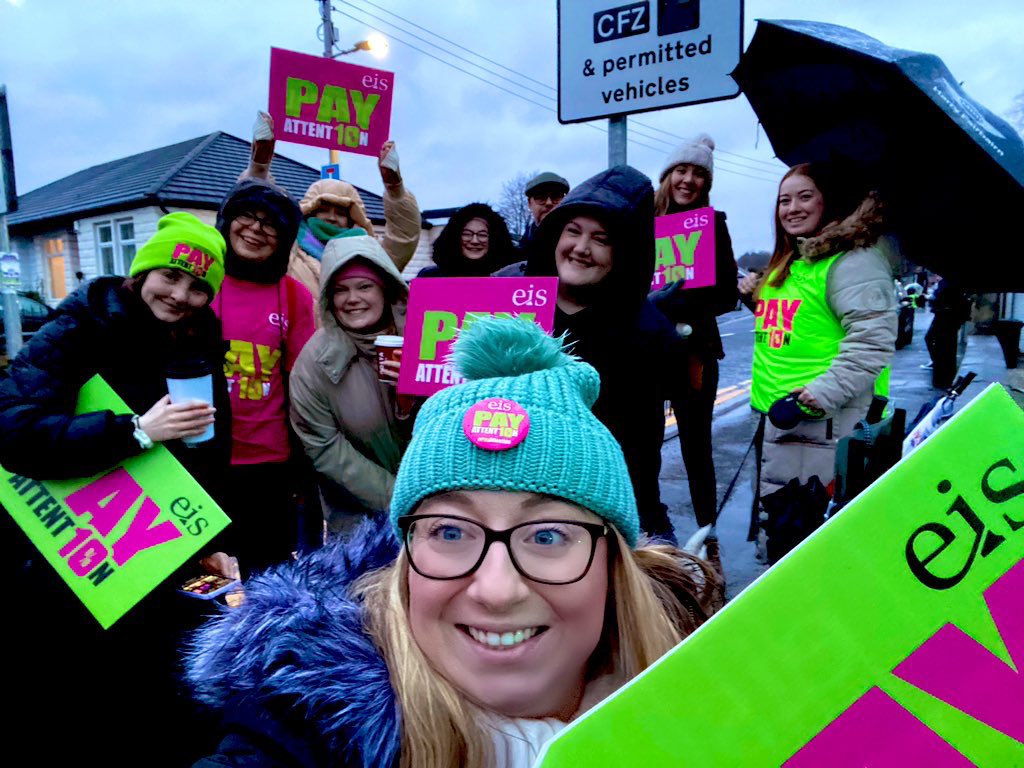 MissMcKinnon01's tweet photo. We won’t stop until our message is heard… PAY ATTENTION! @EISUnion @SouthLanark_EIS #EIS #EISUnion #PayAttention #TeacherStrike https://t.co/mYASRHQ3LM