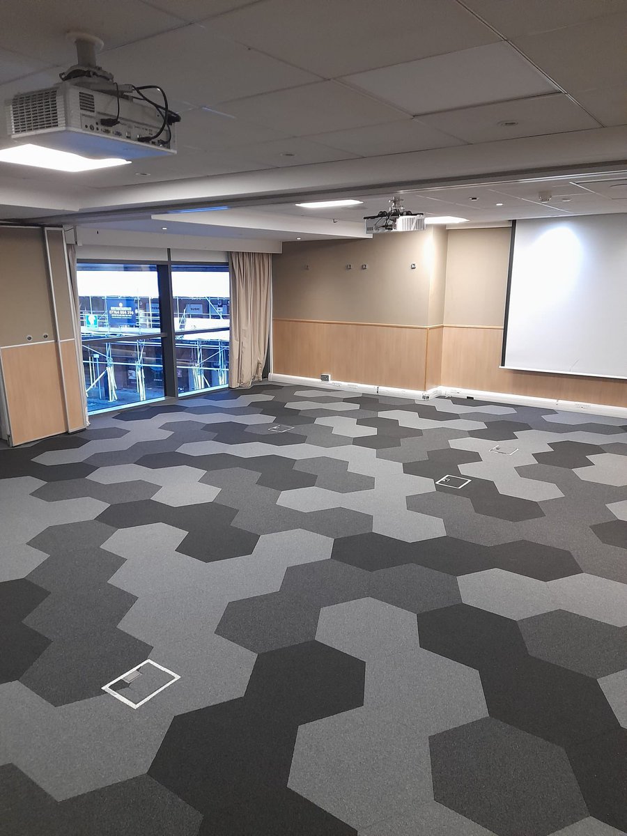 AnewLtd's tweet photo. @egecarpetsltd Tempo Tiles fitted in a conference room at a hotel in Manchester #flooring #floorlayers #carpettiles #egecarpets #hotel #conferenceroom #manchesterhotel https://t.co/Sg719VoeoY