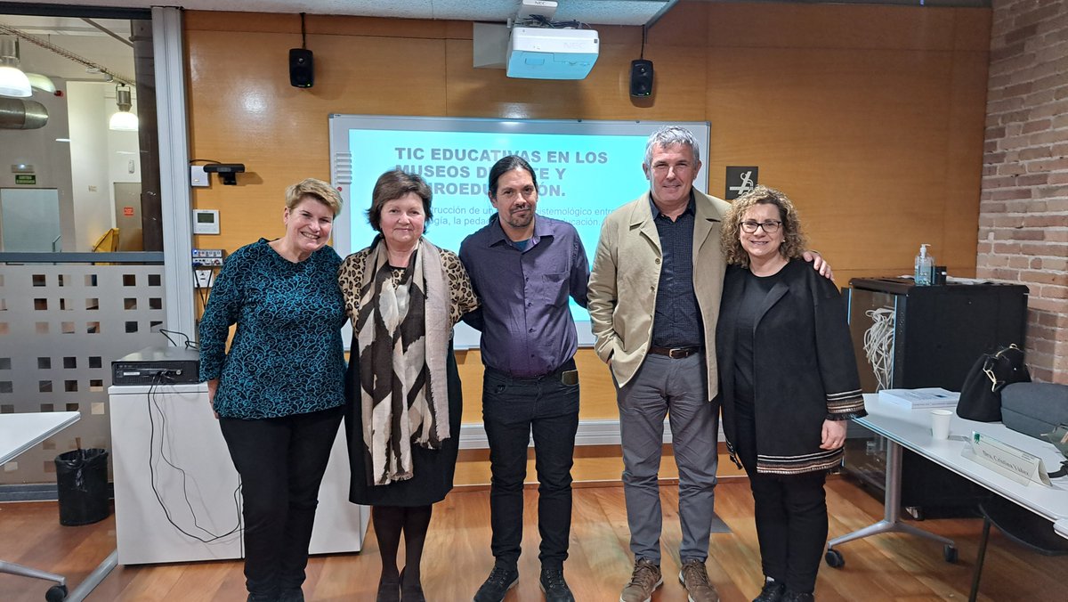 yanezaldecoa's tweet photo. @UOCphd @UOCartshum Enhorabona al doctor Artur Moreno @CultTuro en la defensa de la seva #tesis. #researchUOC #phdUOC #PhD
Gràcies a la seva directora: Glòria Munilla @UOCartshum per la invitació.
Un plaer haver format part del teu tribunal amb @AIEtxeberria i @Aforesm
🔗https://t.co/YwRV7uITDq https://t.co/OiFRaDnyRr