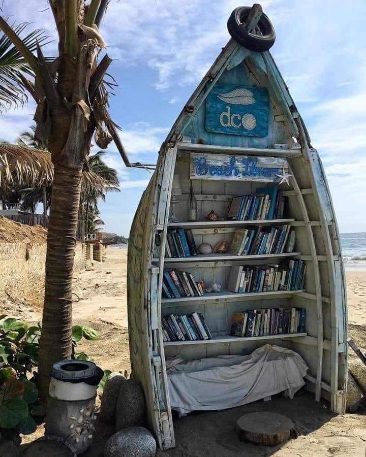 filiamariss's tweet photo. Peru kumsallarında bir kütüphane. İsmi de "Beach Library" 😍
Beach library in Peru.
#beachlibrary #peru #library https://t.co/iW4RKNwnlE